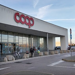 Coop Supermarket Parco Levante Shopping Center in Livorno